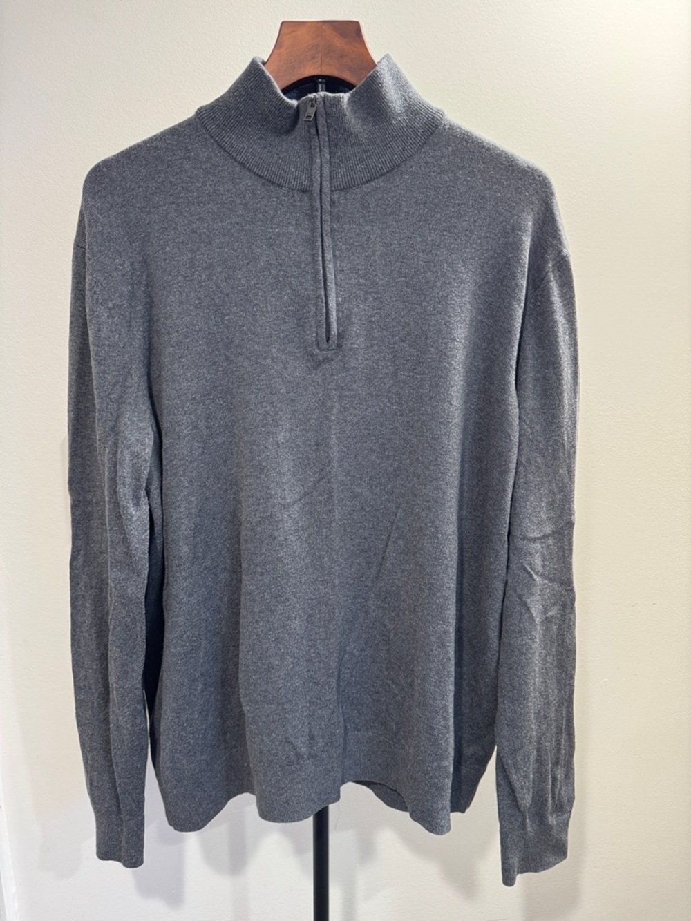 Banana Republic Gray Quarter-Zip Sweater (Size XL)
